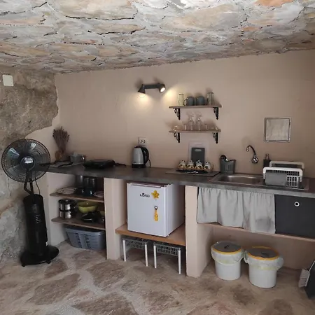 Kameni Zid Jelsa (Hvar)